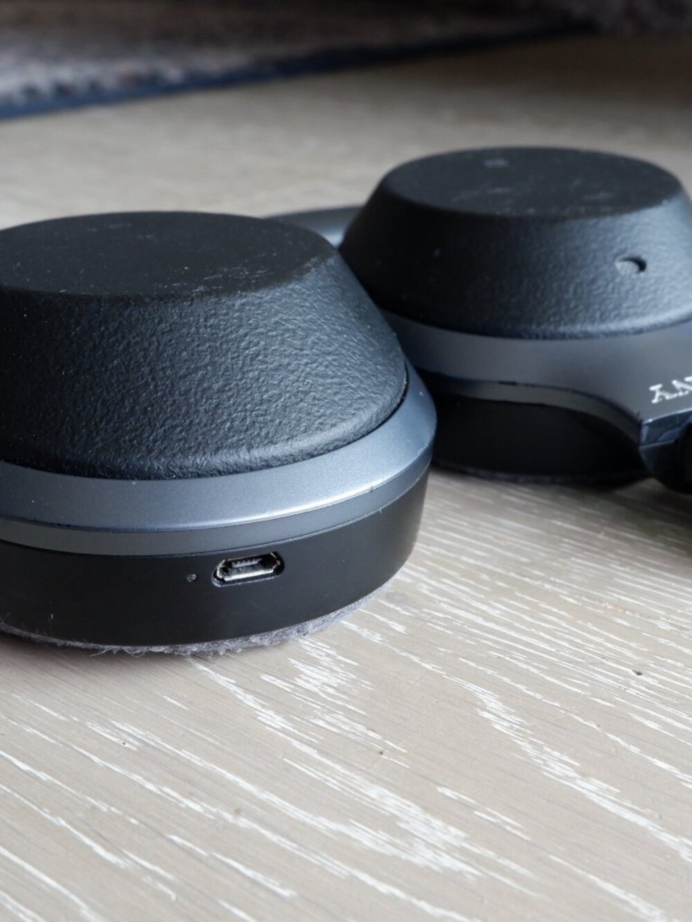 Sony WH-1000XM2 Headphones Noise-Cancelling Working Order - Picture 3 of 9